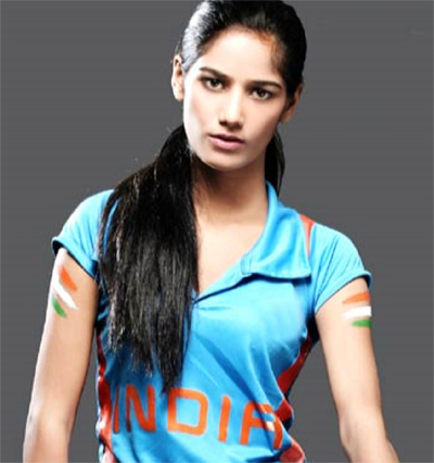 Poonam-Pandey-strips.jpg
