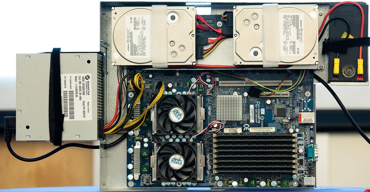 google-server.jpg